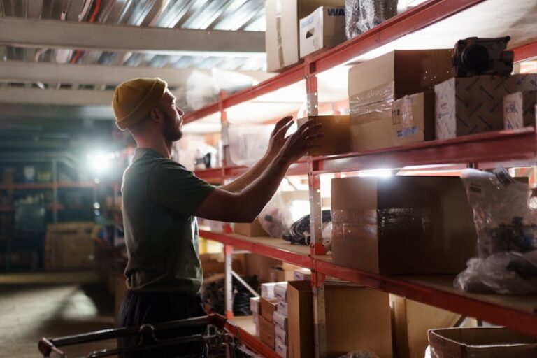Distributor