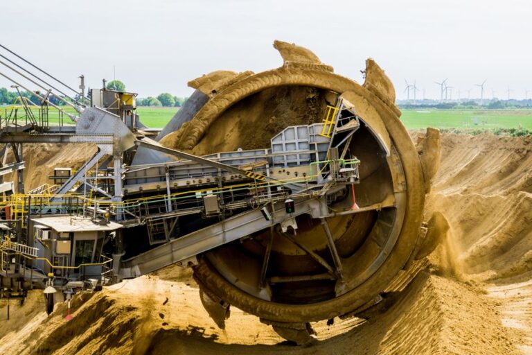 mining equipment supplier